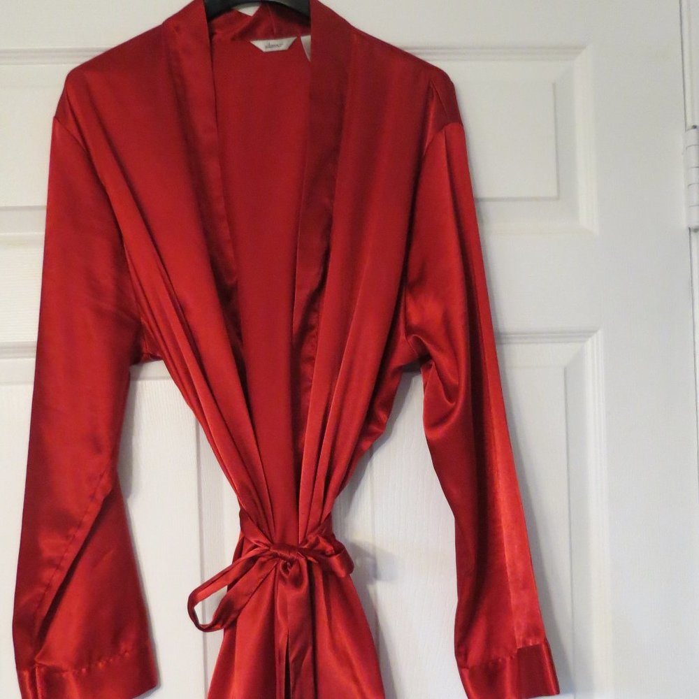 Kimono style satin short robe